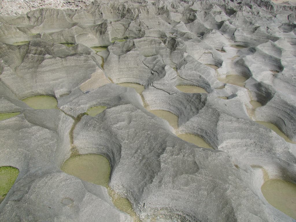 Marmitas de gigante y kamenitzas litorales - Pantai Balangan, Jimbaran (Bali, Indonesia) - 03