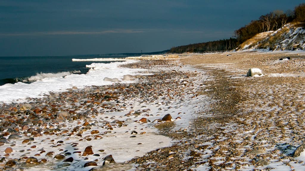 7th Kilometre Beach — photo by Victor NN