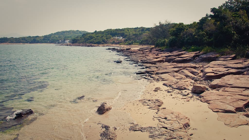 Tung Ping Chau Chau Mei Beach — photo by wenzday01