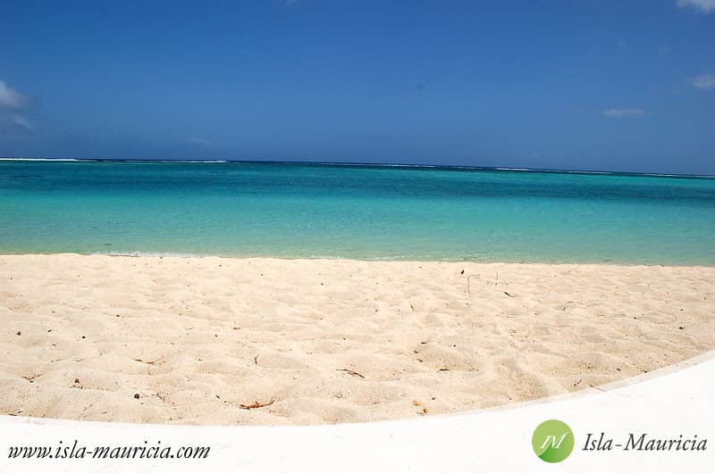Le Morne Beach — photo by Dietmar Reigber