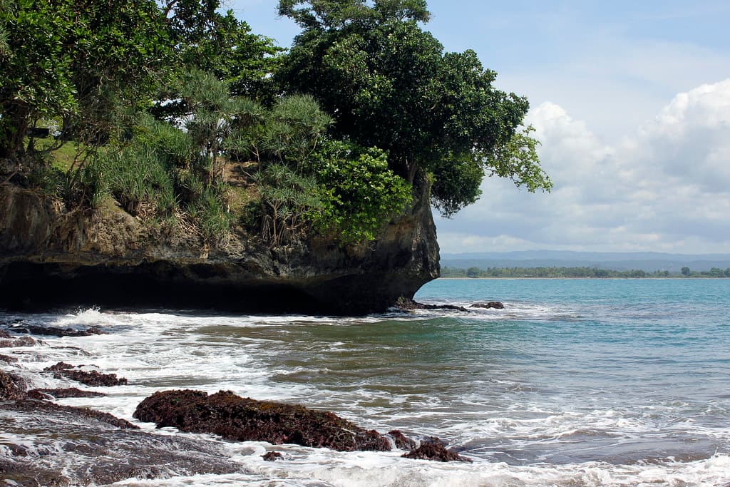 Batu Karas Beach, Batukaras