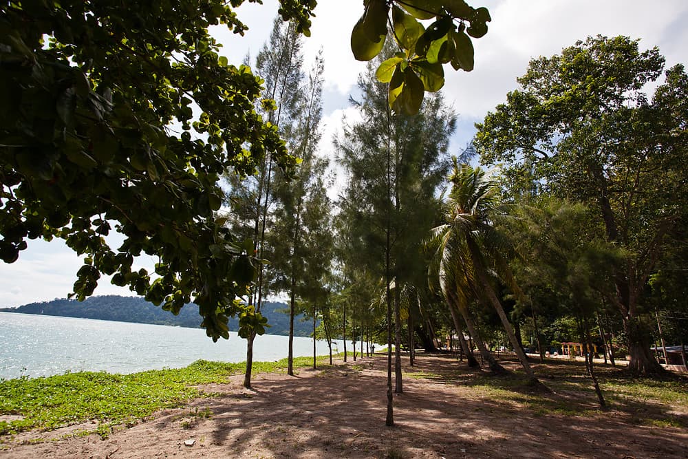 Teluk Senangin Beach