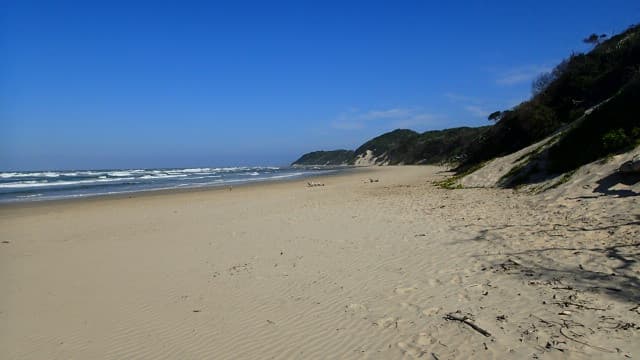 Glengariff Beach — photo by zoanaa