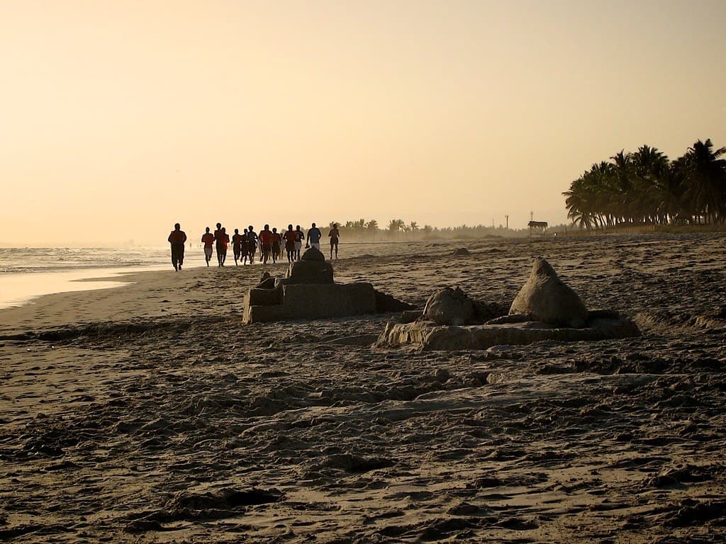 Khor Al Dahariz Beach — photo by Birger Hoppe