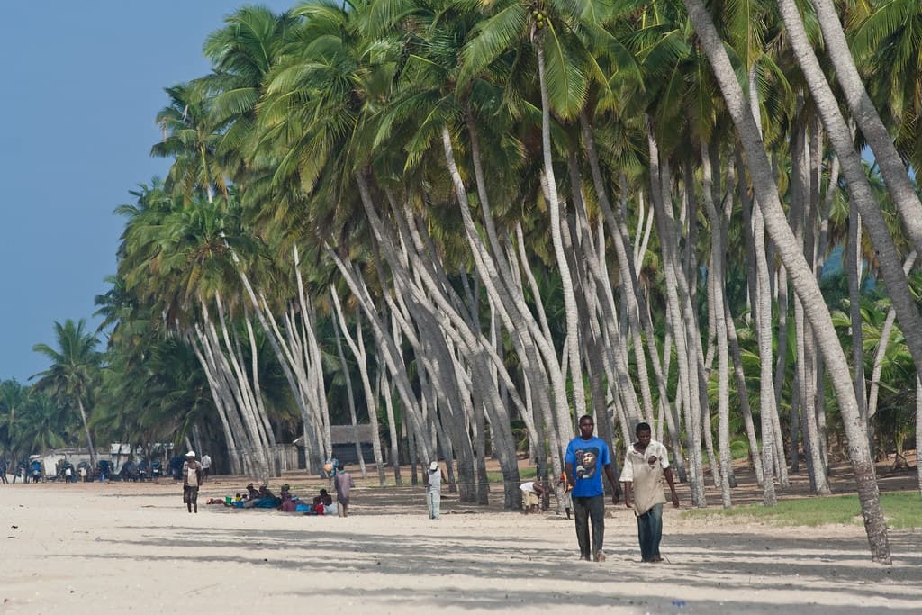Winneba Beach — photo by andryn2006