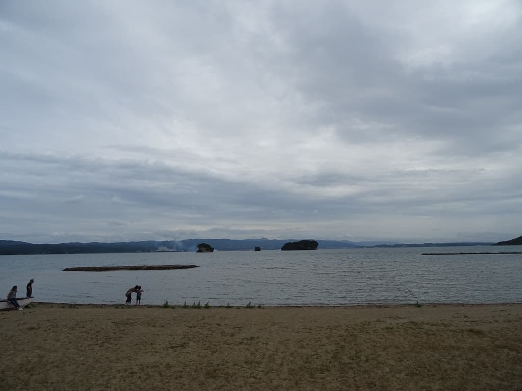 Wakura South Beach — photo by inazakira