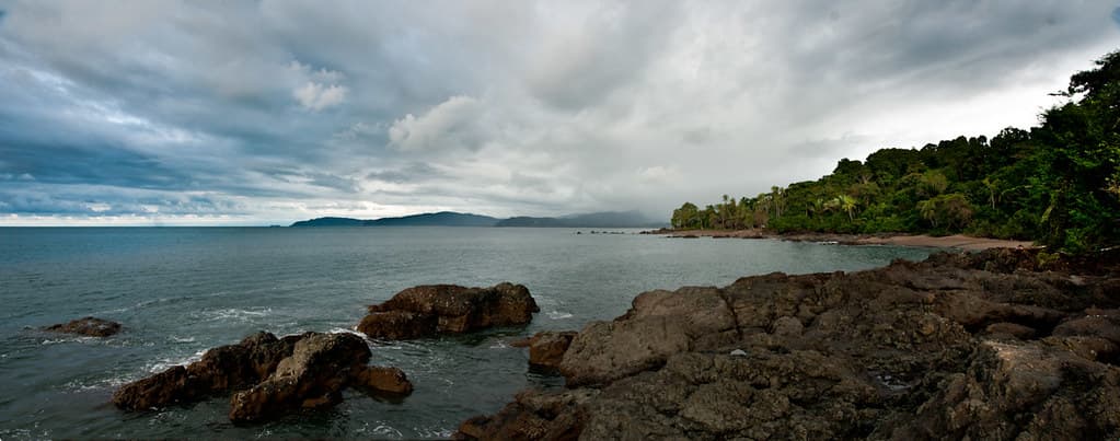 Playa Las Caletas — photo by dOOMZ