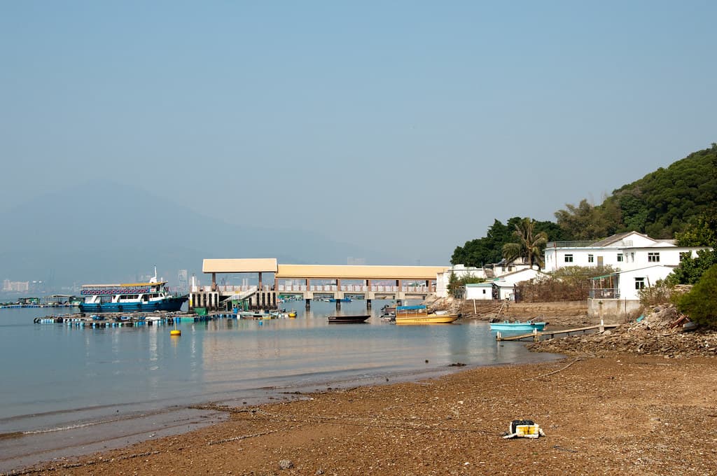 Sam A Pink Rock Beach — photo by wenzday01