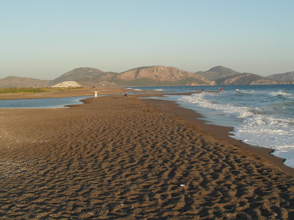 Aşı Koyu Beach