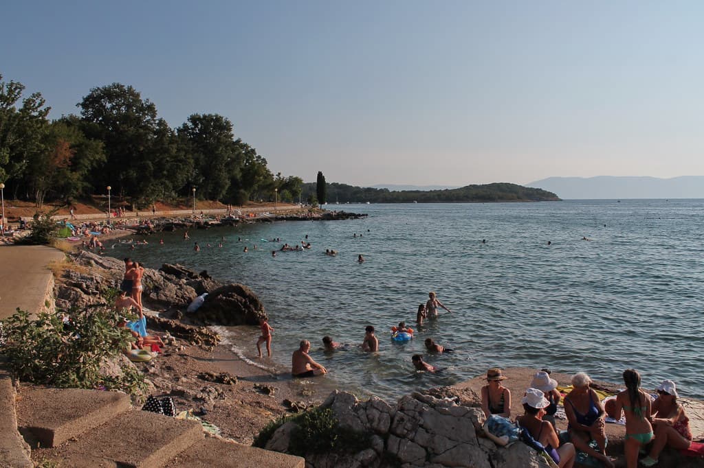 Sunset Beach Njivice — photo by Thomas Hackl