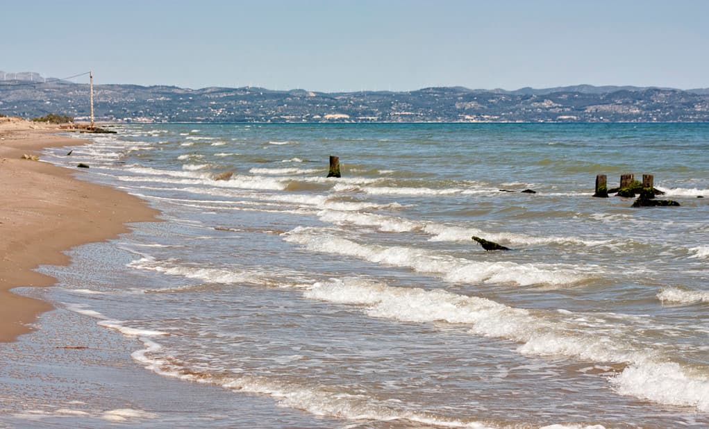 Playa de la Marquesa — photo by pasosypedales.blogspot.com