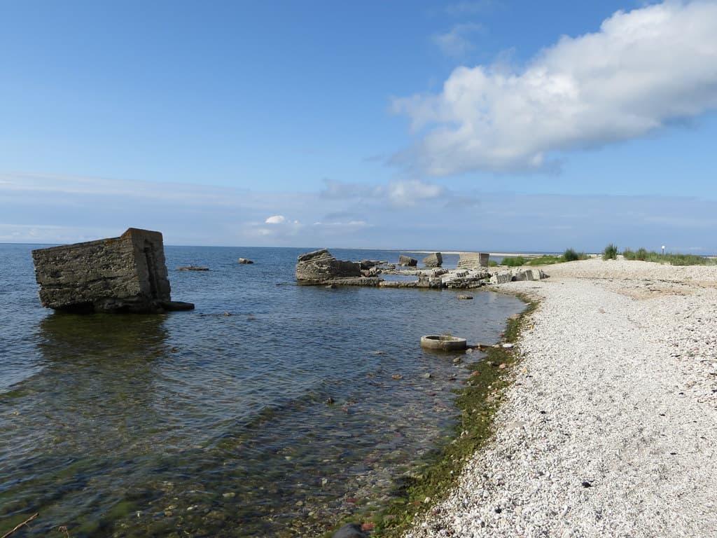 Allirahu Shore Beach — photo by Bernt Rostad