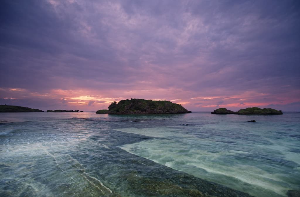 Nakama River Mouth Beach — photo by Eddie Yip