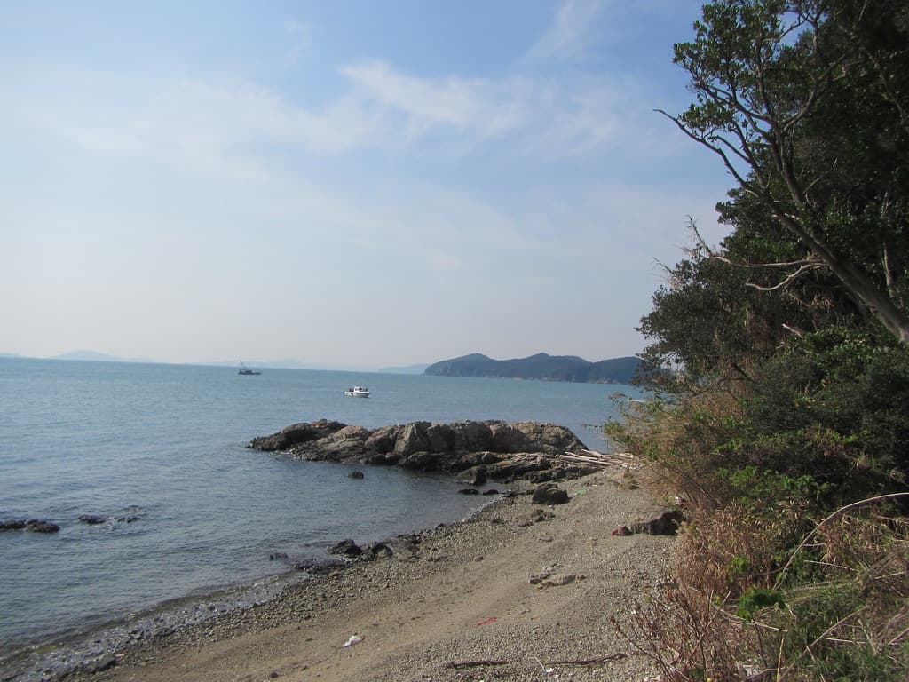 Miyanoshita Beach — photo by rurinoshima