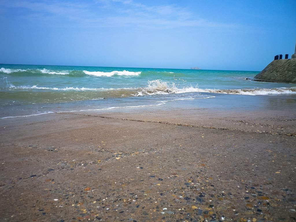 Qurum Beach — photo by samuelnabi