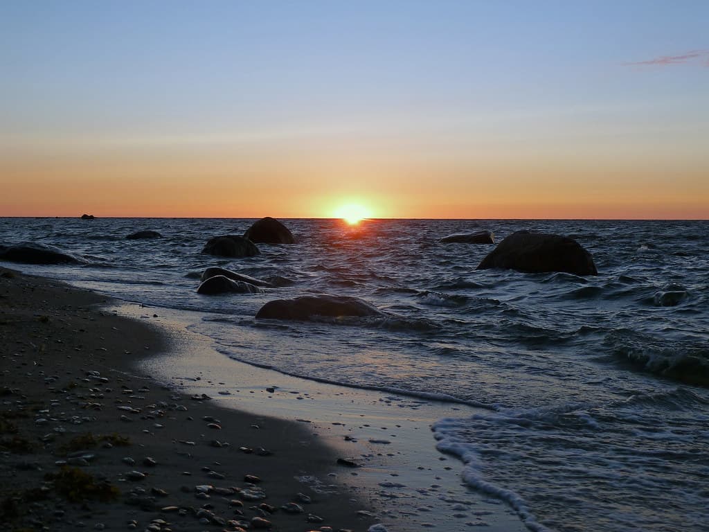 Dirhami Beach — photo by Brandungslücken