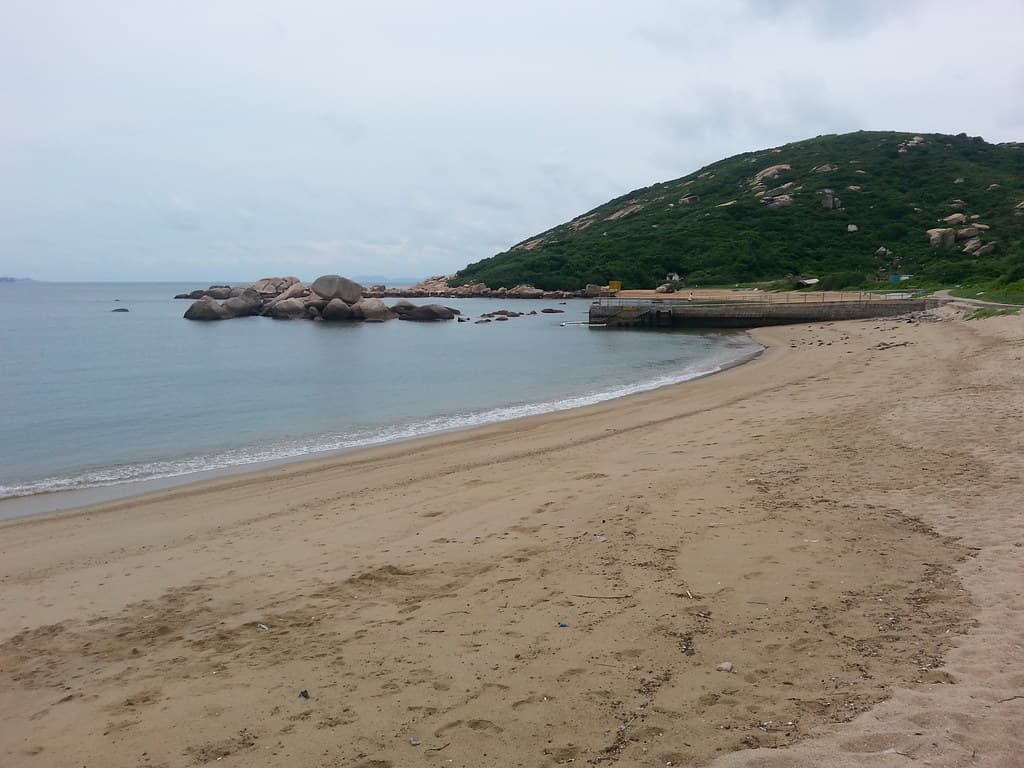 Hung Shing Yeh Beach — photo by cesarharada.com