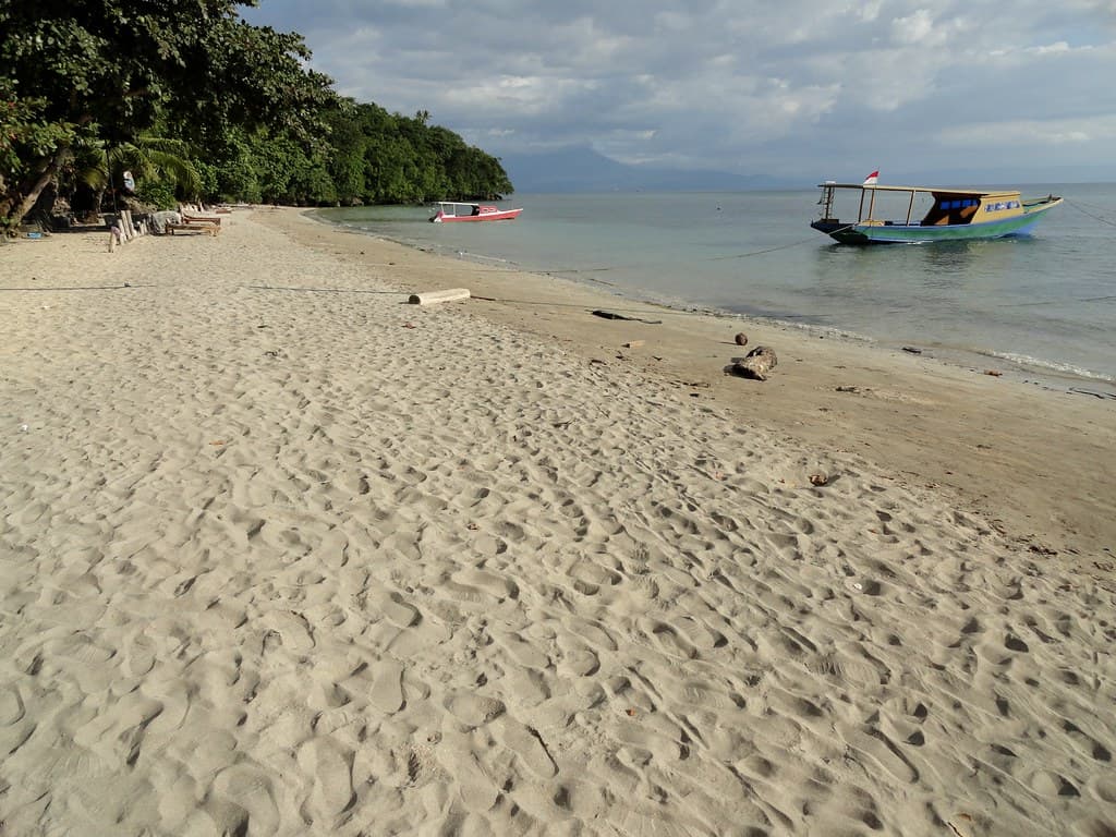 Pantai Liang, Pulau Bunaken, Sulawesi