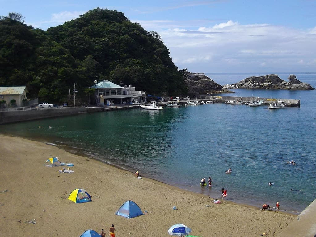 Kumomi Beach — photo by izunavi