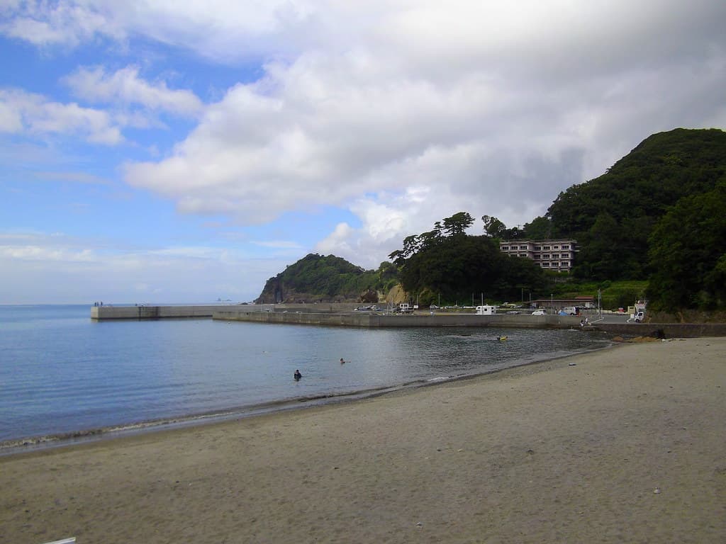Iwachi Beach — photo by izunavi