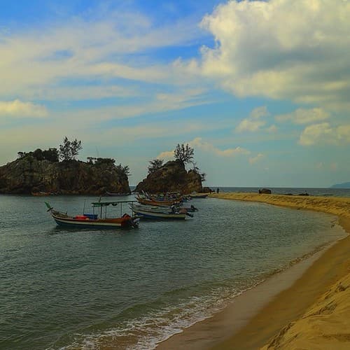 Kemasik Beach, Trengganu, Malaysia #photo #photooftheday #beach #clouds #trengganu #malaysia #instajaya #igdaily #igaddict #igmalaysia #igersmalaysia #instagramer #instalike