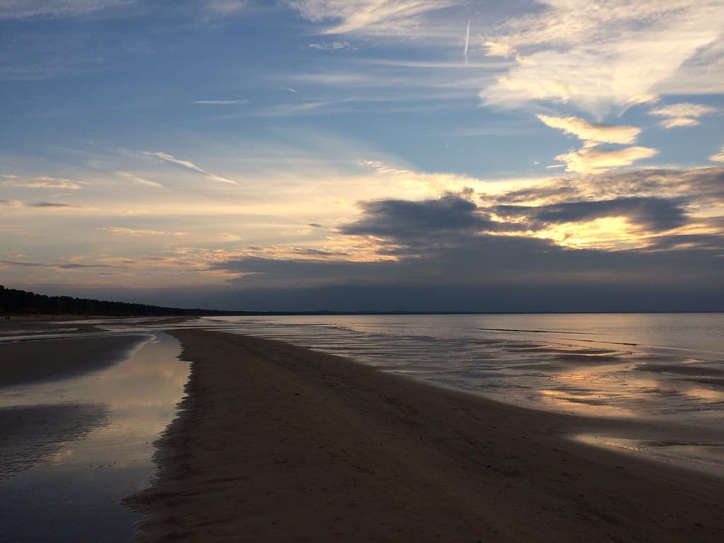 Udria Coastal Rocks Beach — photo by sergei.gussev