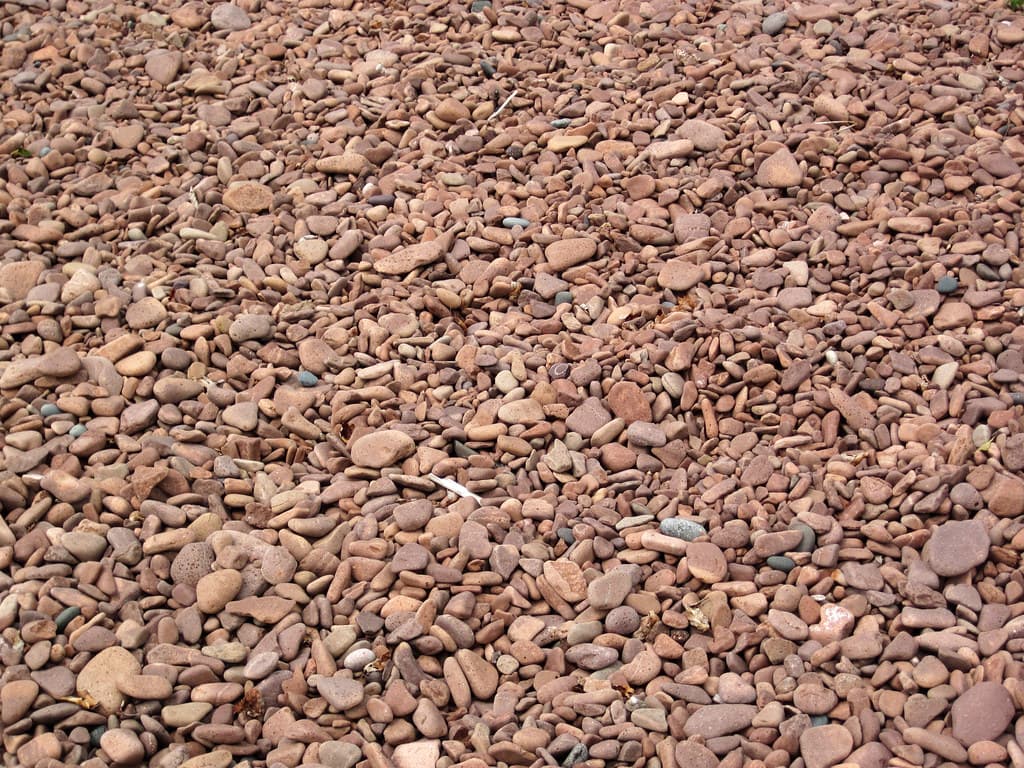 Lakeshore beach gravel (upper Holocene; derived from the Split Rock intrusive felsite, Proterozoic; Iona's Beach, northeastern Minnesota, USA) 4
