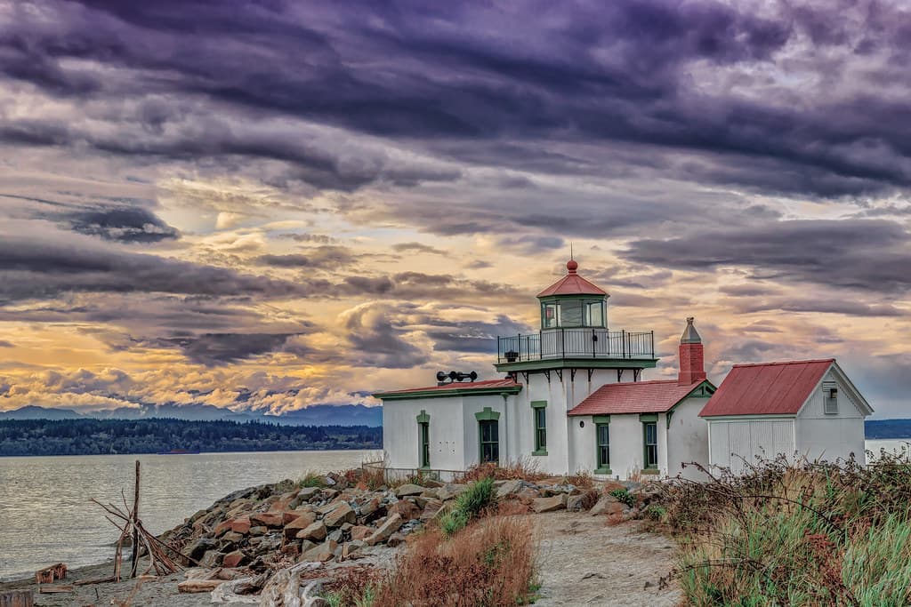 West Point Lighthouse "Discovery Park Lighthouse" (Seattle, Washington)