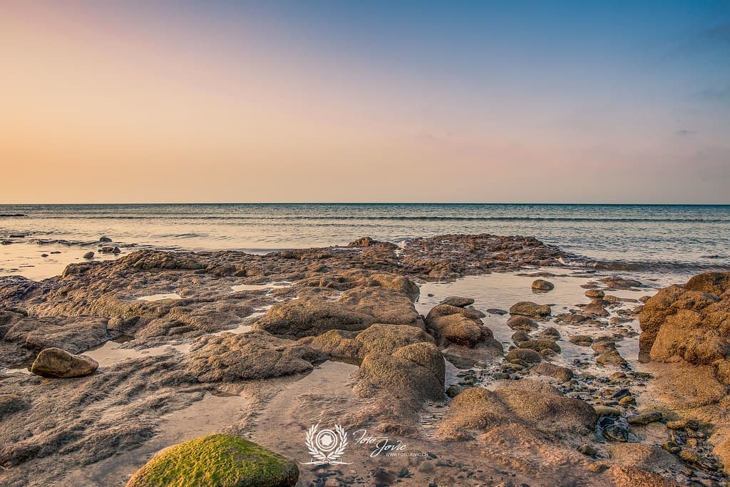 Playa de Ugán — photo by borojovic