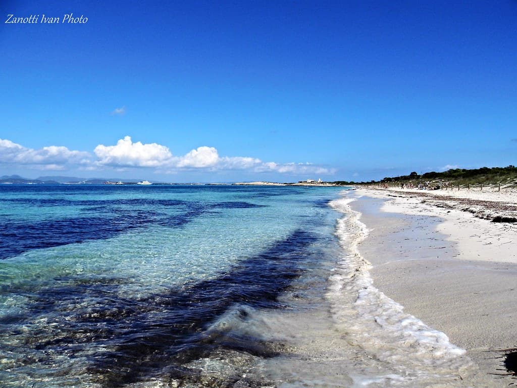 Platja de Ses Illetes — photo by Ivan Zanotti Photo