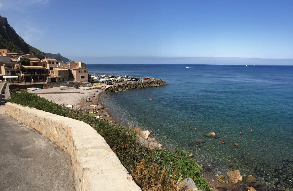 Port de Valldemossa Beach — photo by holacomovai