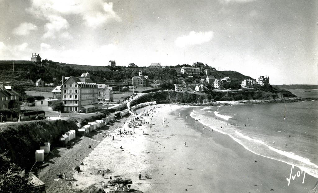 PERROS-GUIREC Circa 1950 Plage de Trestrignel