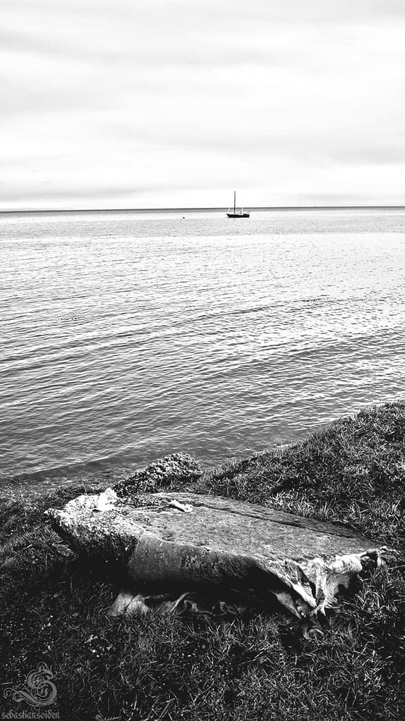Desde Aquí y cruzando el Mar