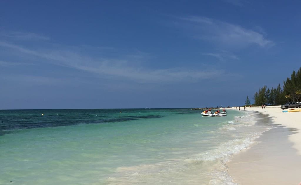 Lucaya Beach — photo by James Willamor