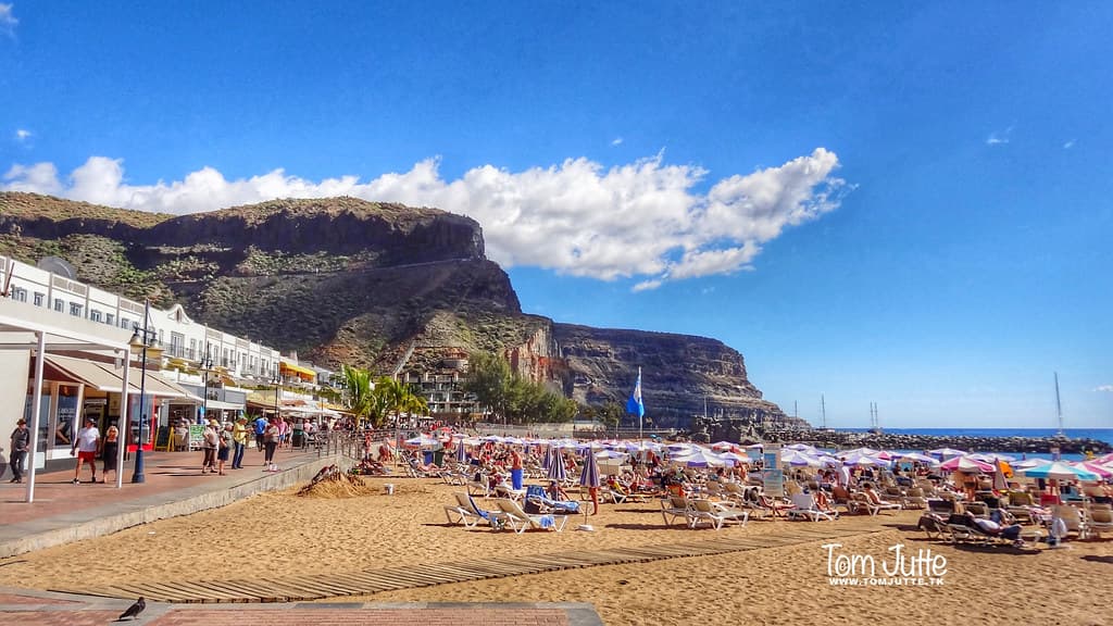 Playa de Medio Almud — photo by HereIsTom