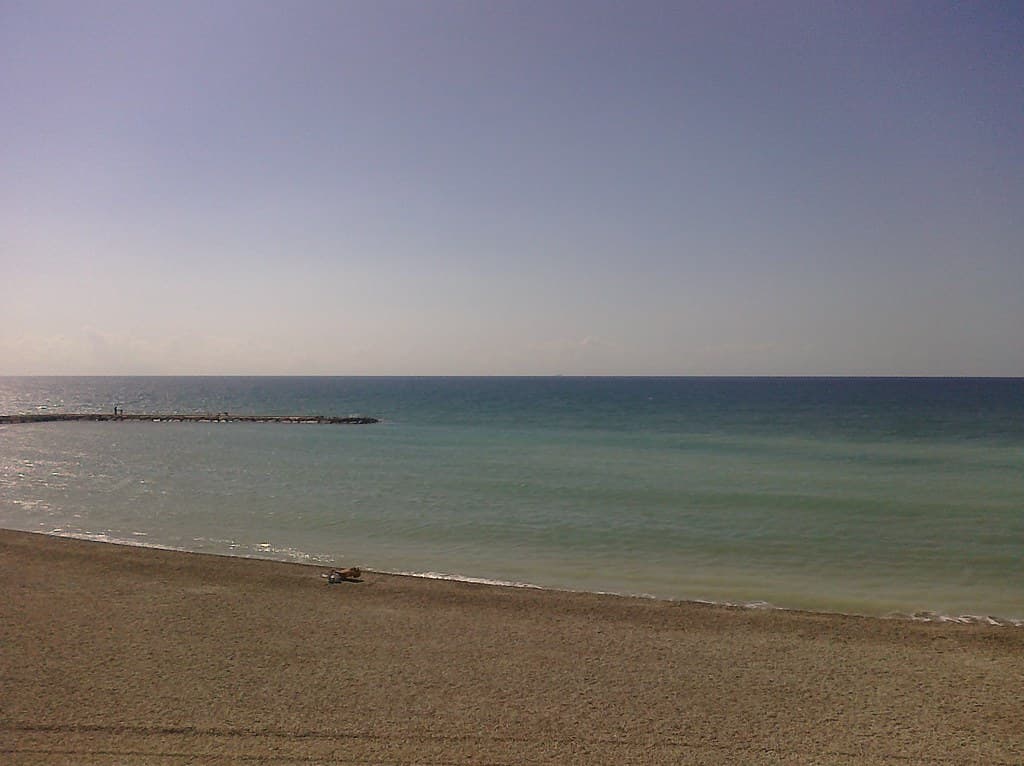 Playa del Gurugú — photo by Tommy Fenyx