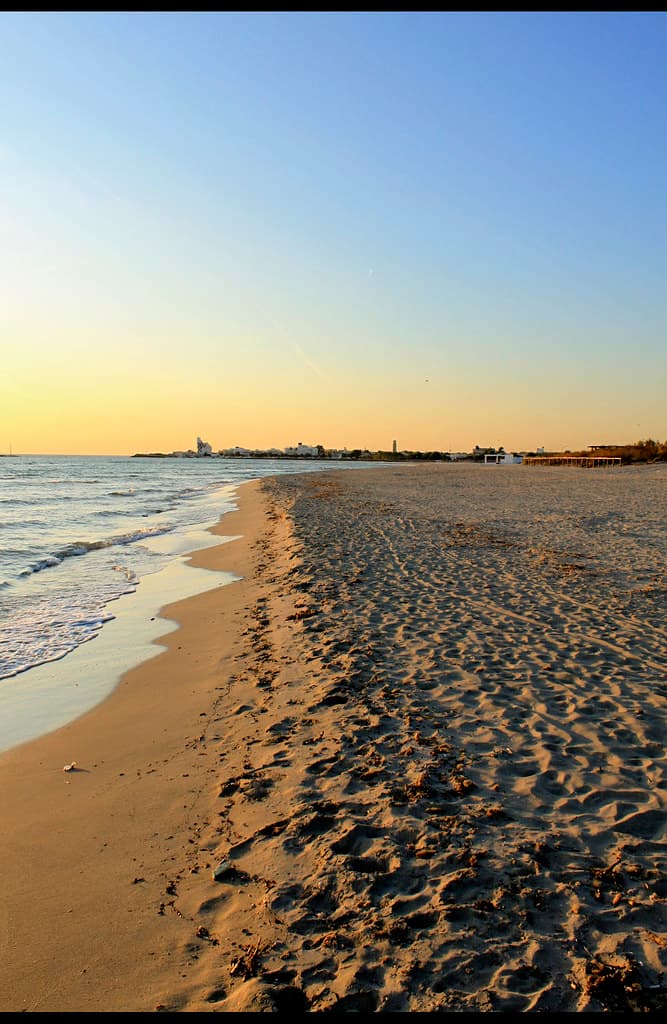 Torre San Giovanni Beach — photo by diegofornero (destino2003)