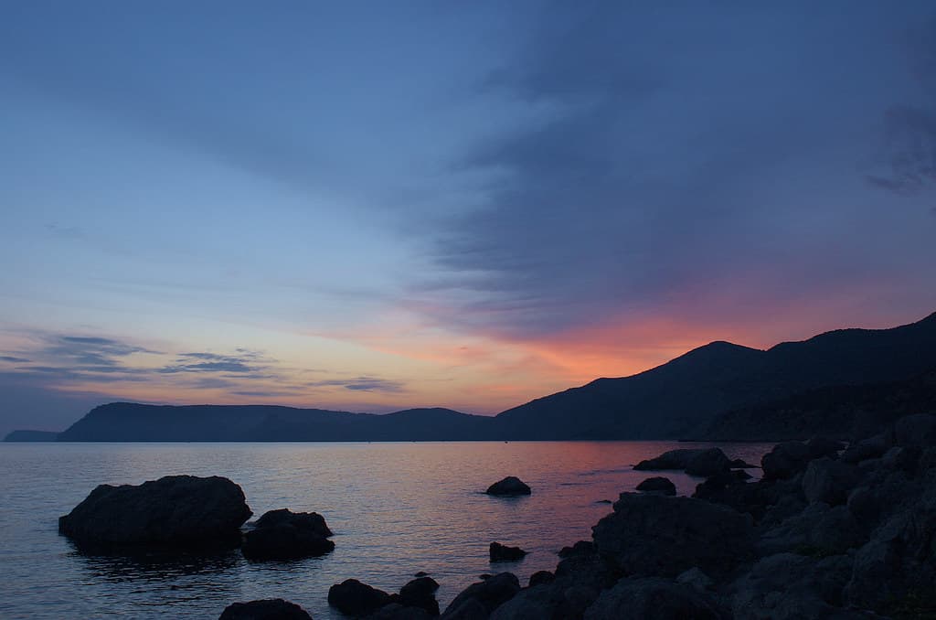 Laspi Bay Beach — photo by lar-f
