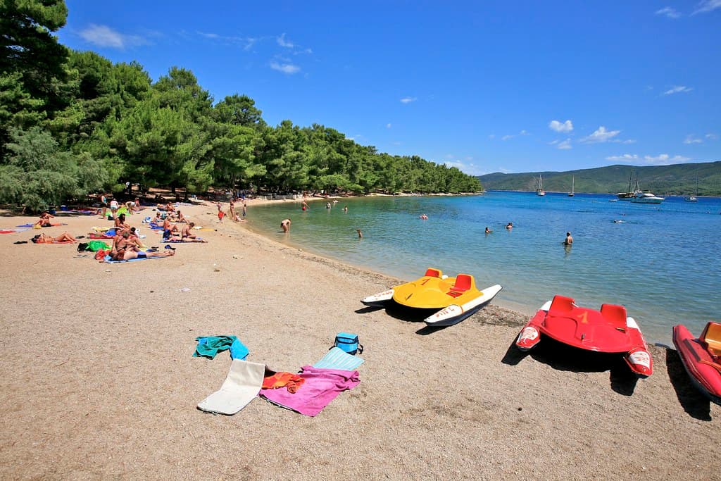 Jagodna Beach — photo by Alex E. Proimos
