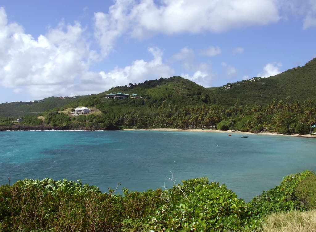 Hidden Cove Bequia — photo by size4riggerboots