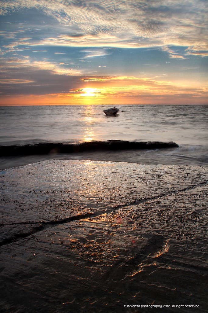 Pohon Batu Beach