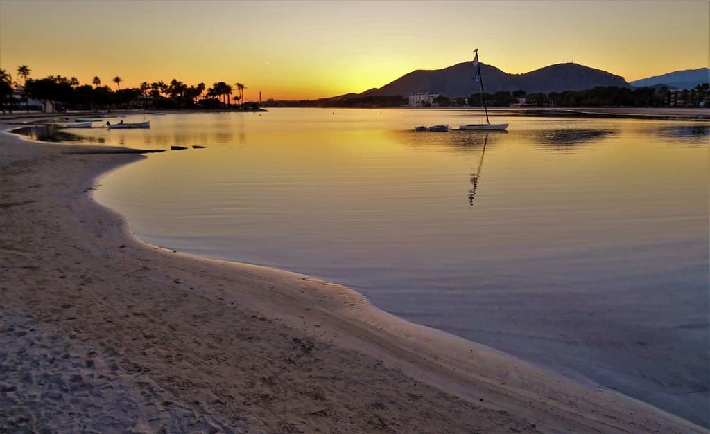 Playa de Alcúdia — photo by Konstantin's Europe and more Thx4˃3MMviews