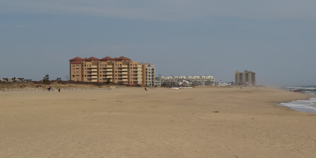 Atlantic Ocean, Seven Presidents Oceanfront Park, Long Branch, New Jersey
