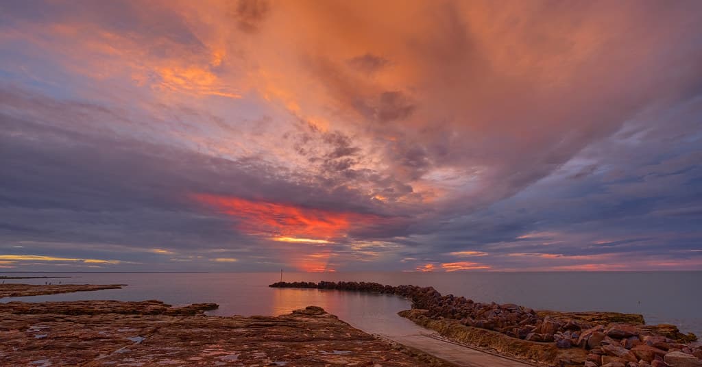 Another beautiful Timor Sea sunset - Nightcliff, Darwin Harbour, NT, Australia - Fujifilm XT-2 and XF 10-24 mm f/4 lens