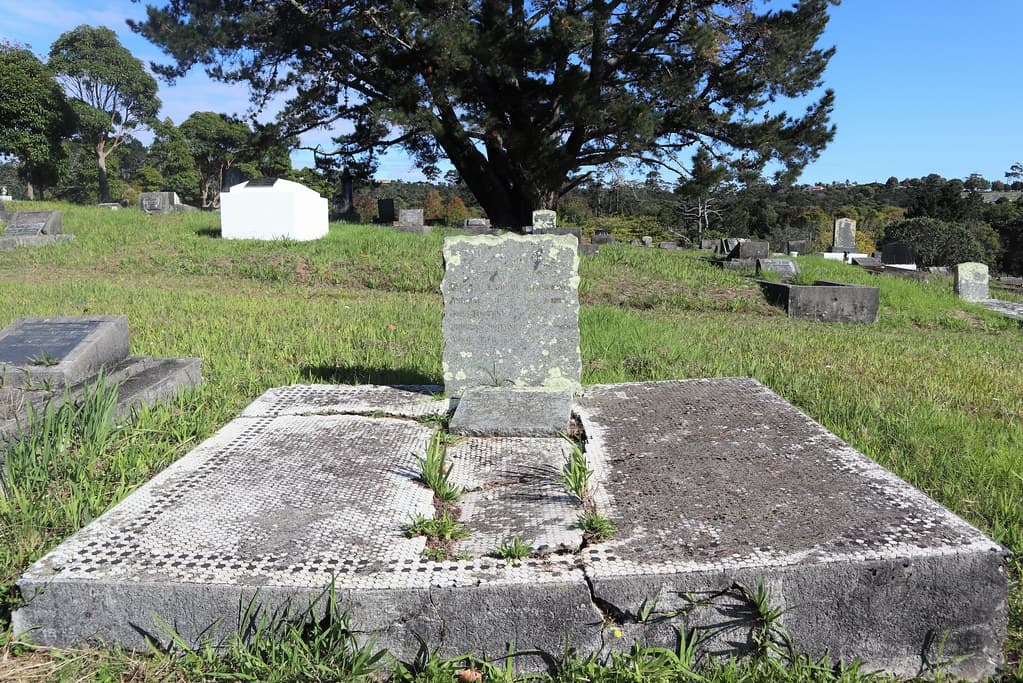 Nonconformist Division D, Row 9, Plots 25 & 27