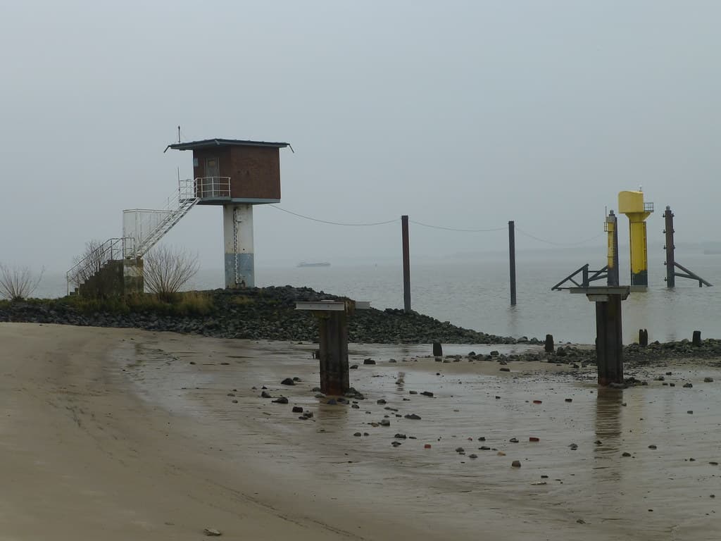 Glückstadt Elbe Beach — photo by Wuppataler
