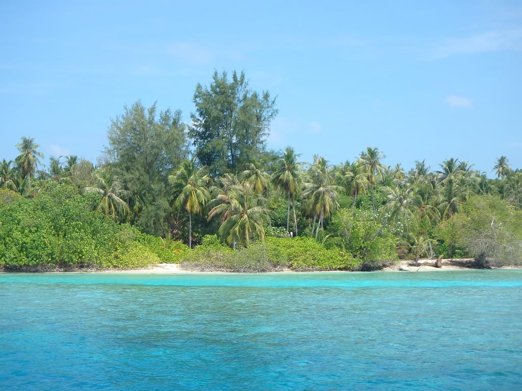 Guraidhoo Bikini Beach — photo by Kary Mar