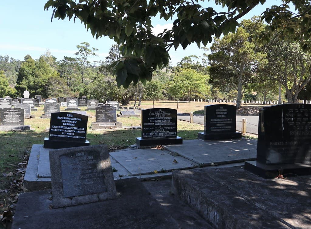 Hebrew Area A, Row 4, Plots 136, 138 & 140