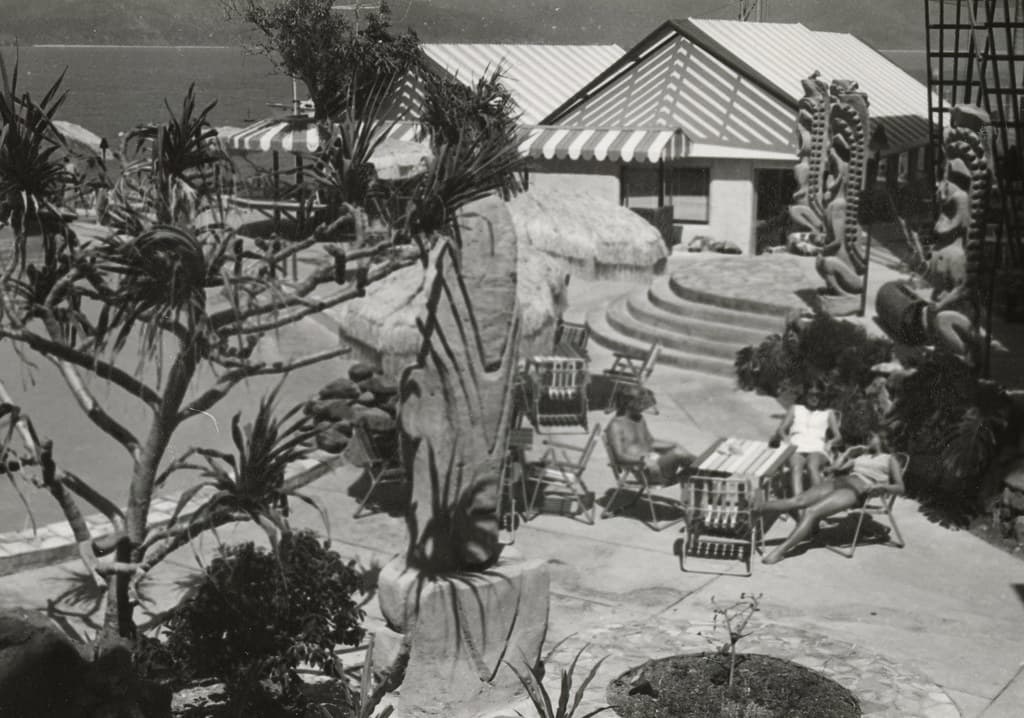 Daydream Island Swimming Pool and Island Shop