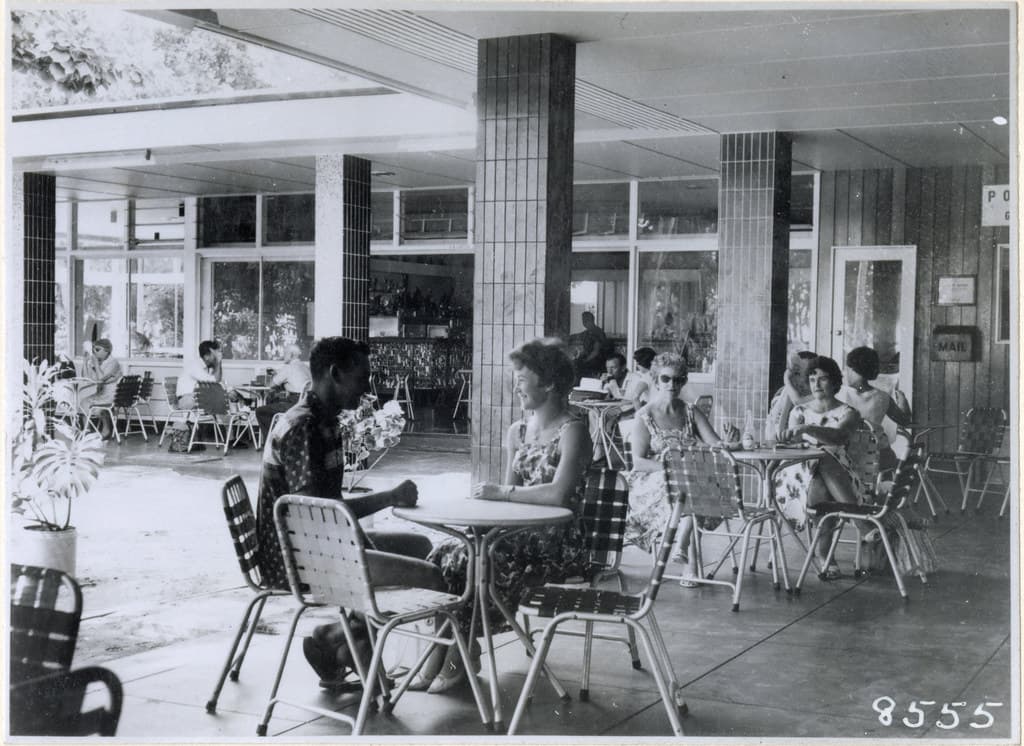 Green Island Bar Lounge and Terrace